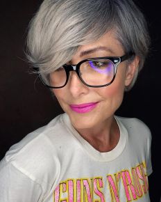 10 Excellent Ideas for Growing Out Gray Hair in 2025