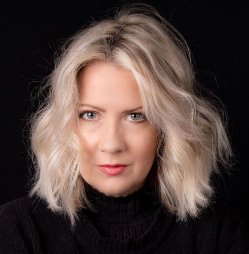 Shaggy Blonde Lob Over