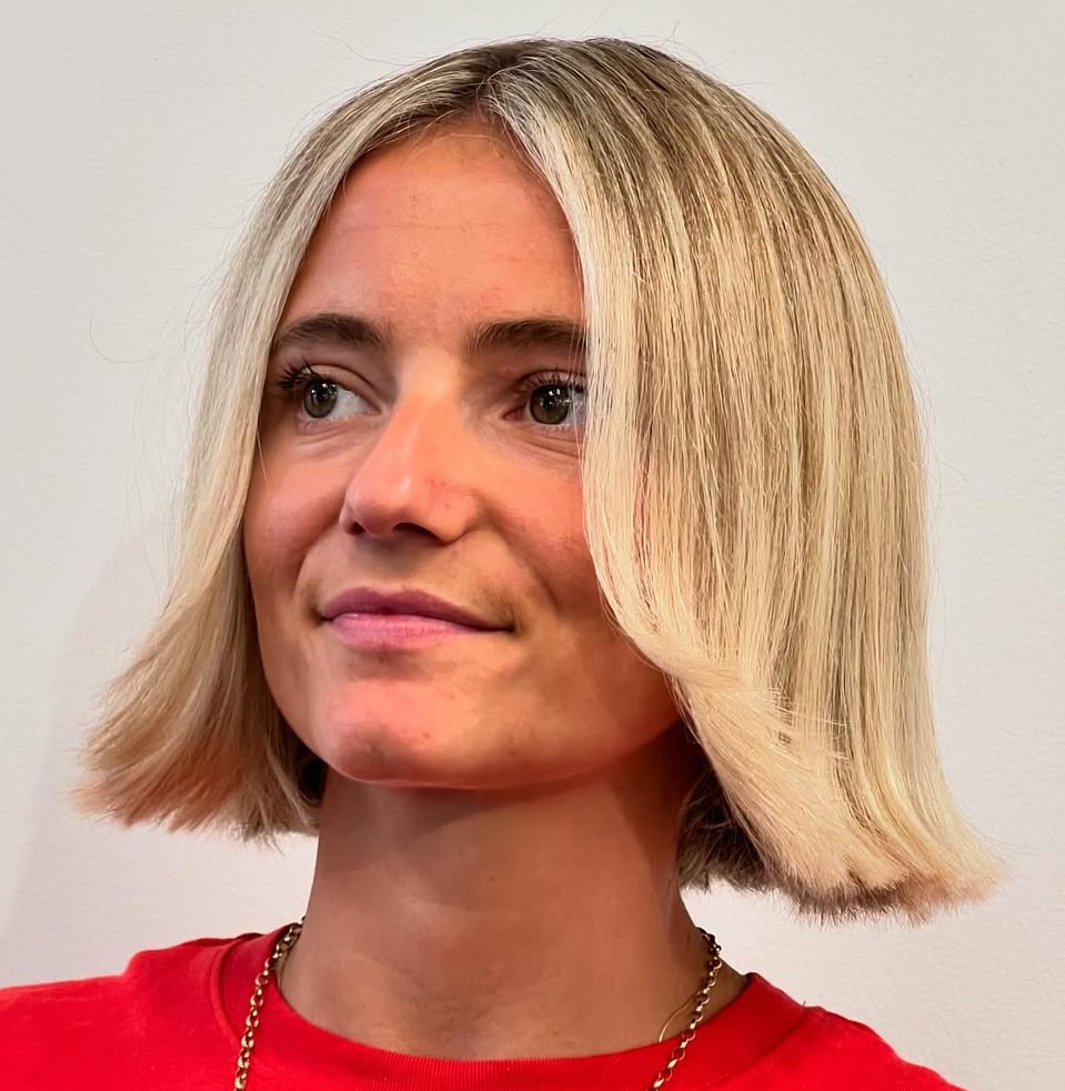 Medium Flipped-Out Bob