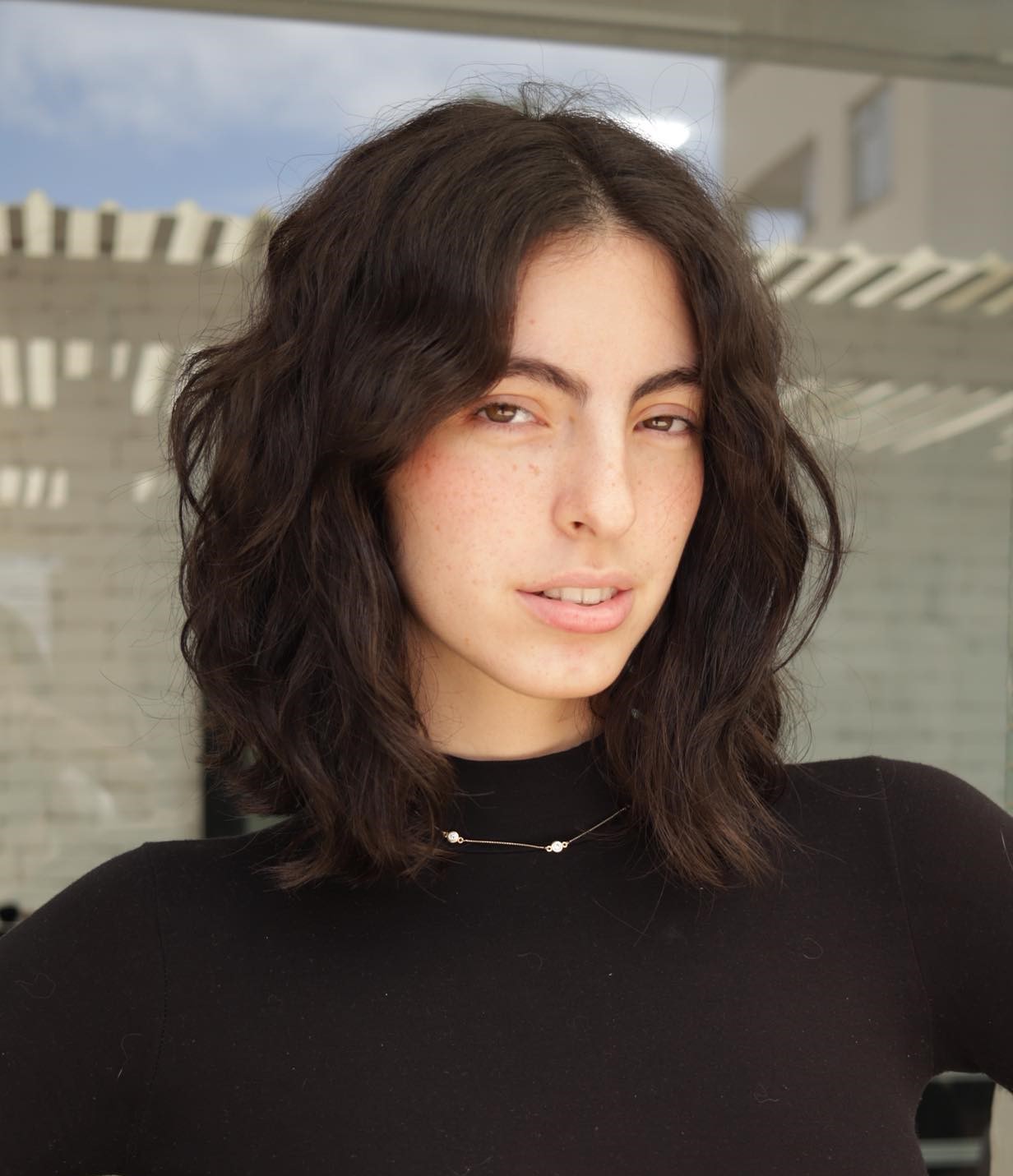 Shoulder Length Hairstyle for Naturally Wavy Hair