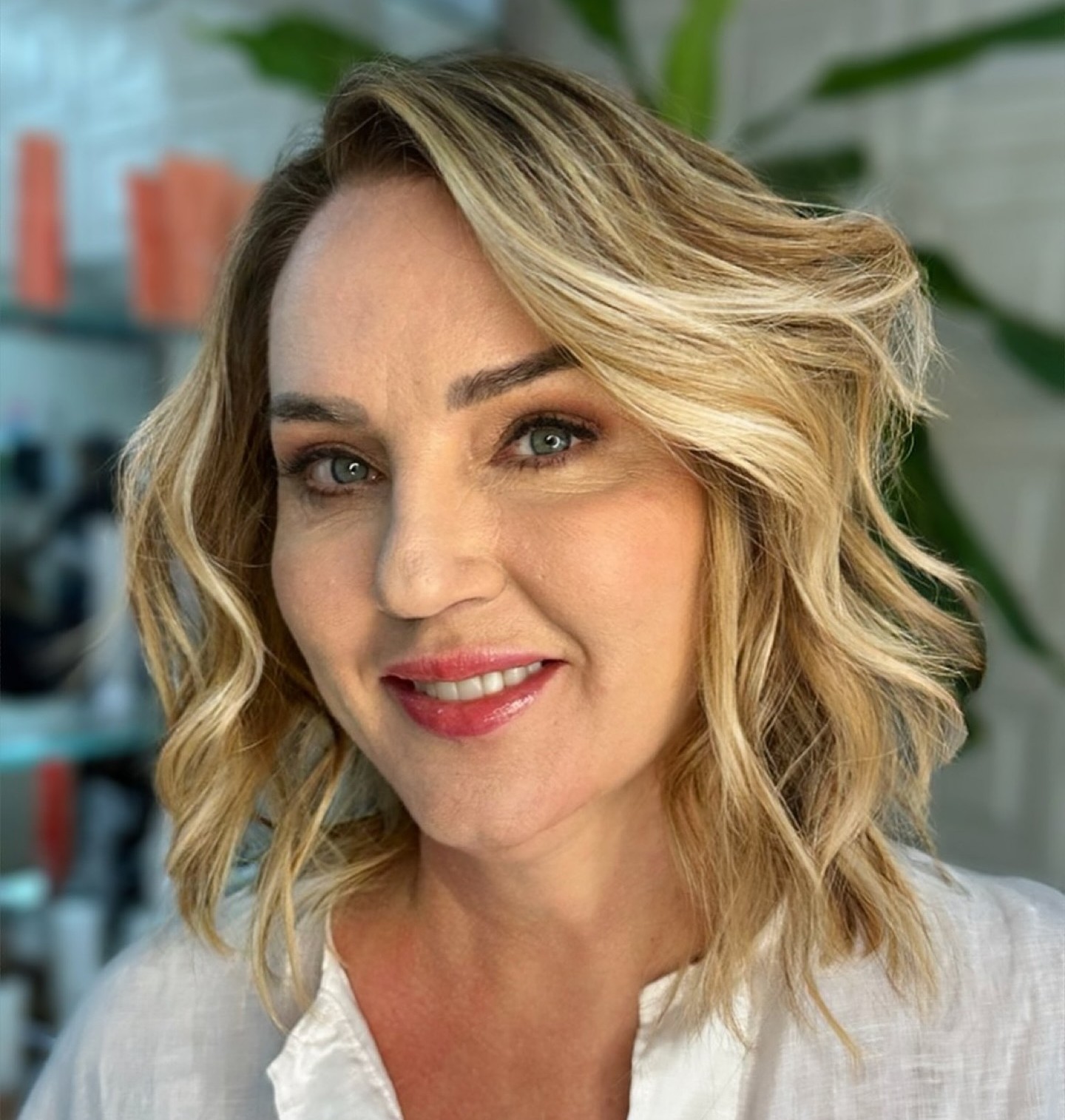 Over Textured Midi Cut for Heart-Shaped Faces