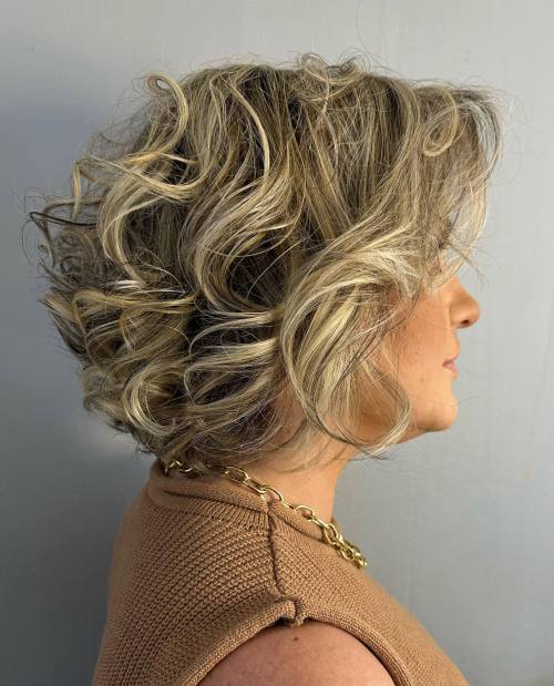 Curled Blonde Bob with Lowlights