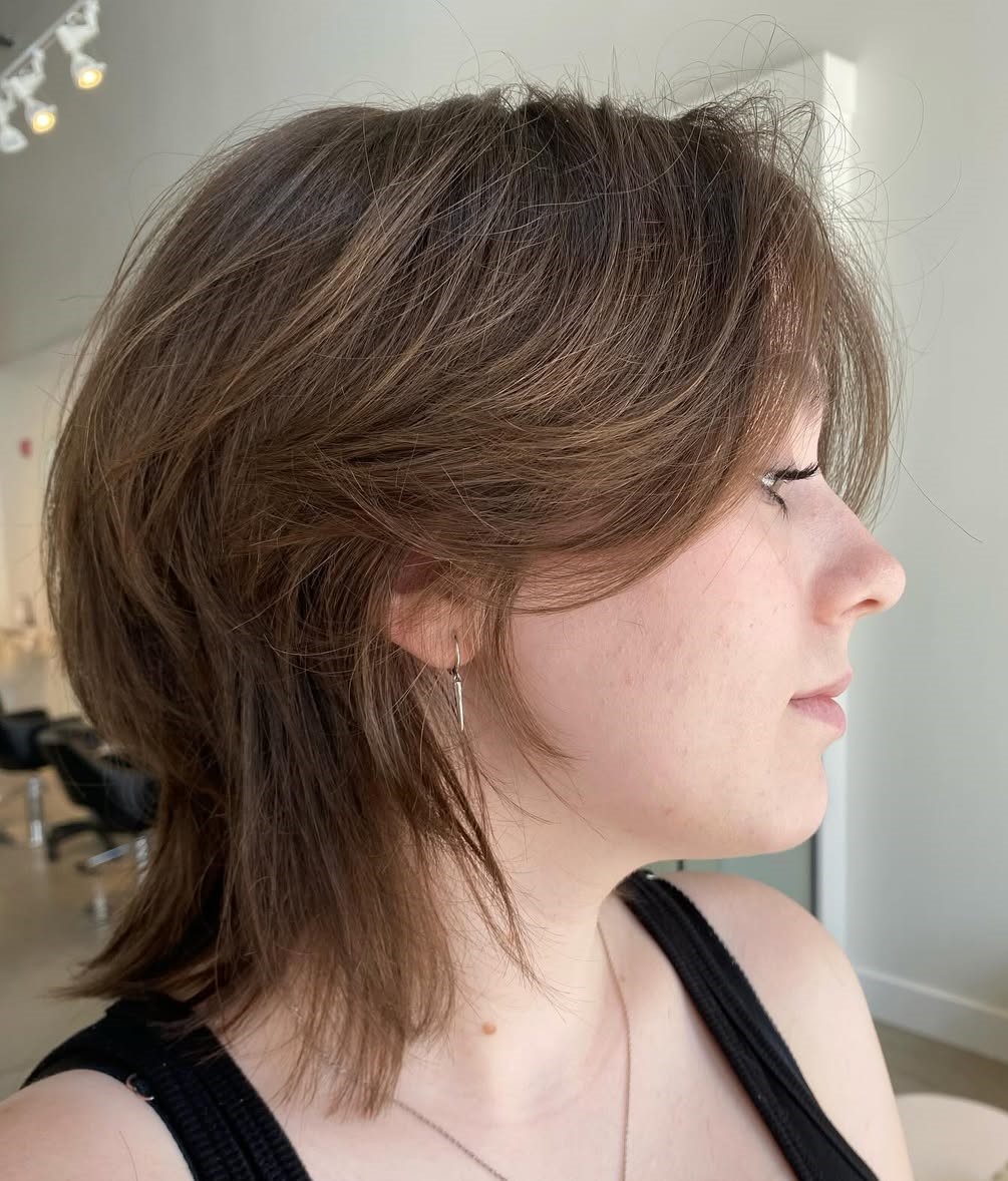 Collarbone Wolf Cut for a Girl