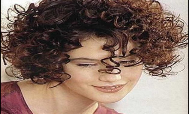 haircuts-for-curly-frizzy-hair-3-630x380 10 Gallery Of Haircuts For Curly Frizzy Hair