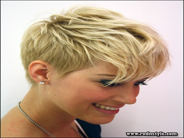 Short Haircuts For Women With Thin Hair 2