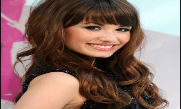 womens-hairstyles-with-bangs-3-630x380 Choose 6 Images Of When Womens Hairstyles With Bangs Sends You Running for Cover